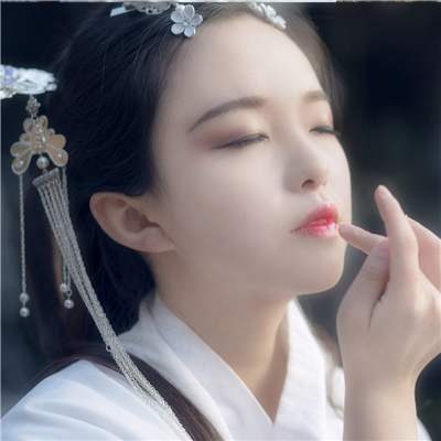 女生简短干净难忘的网名大全 风还在吹