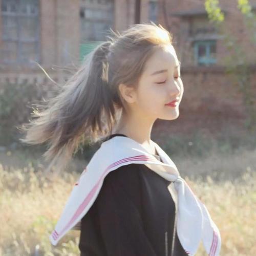 哄女孩开心的朋友圈说说（200句）
