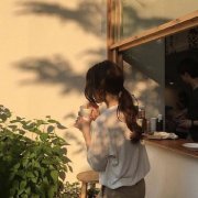 qq昵称女生简短好听（100个）